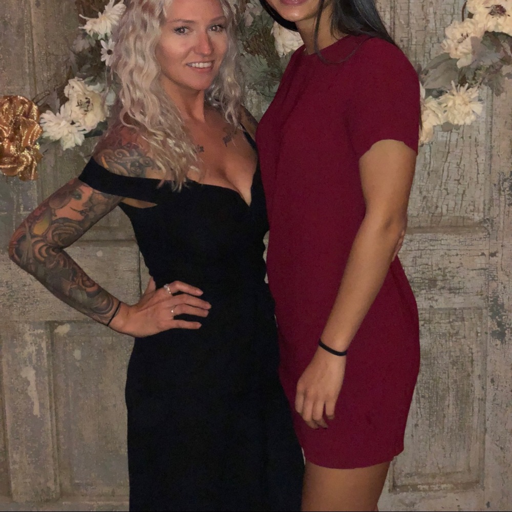 Burgundy lulus dress